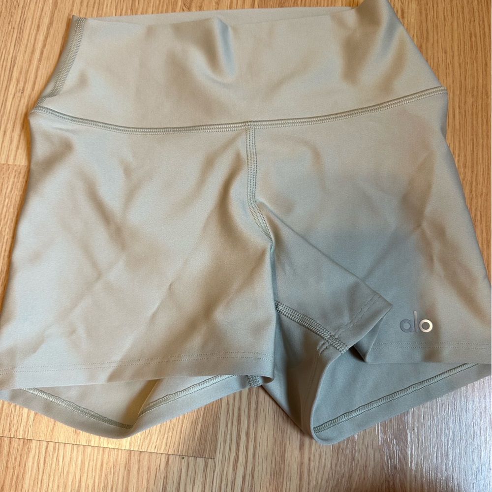Alo shorts